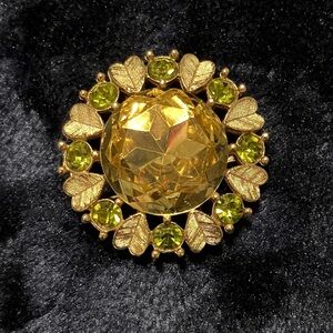 Vintage Avon Gold and Green Brooch/Pendant